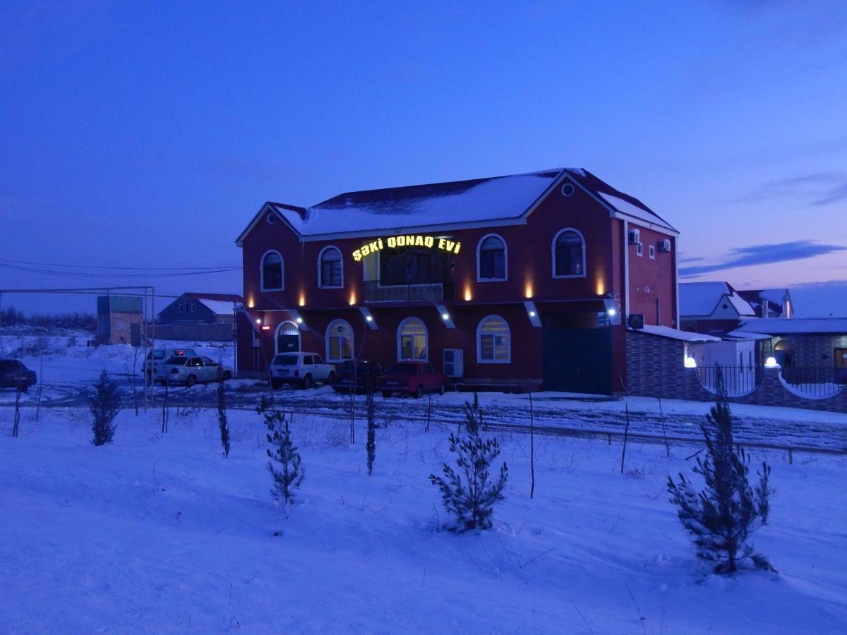 Seki Qonaq Evi Motel Exterior photo